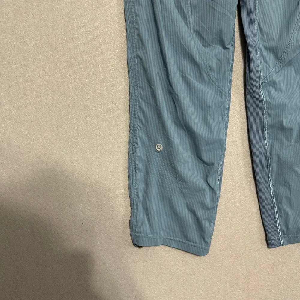 Lululemon Beyond the Studio Crop Pants Blue Pinstripe‎ Joggers Size 6